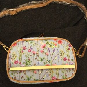 REDUCED! IMAN Chic Crossbody in Beautiful Floral Blue NEW NEVER USED